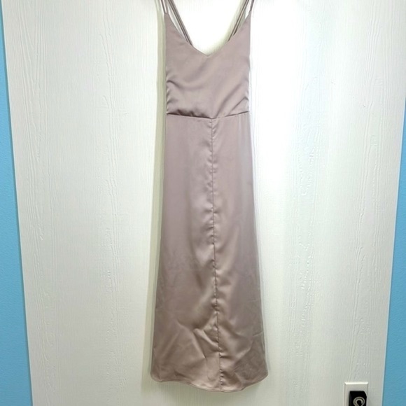Mod Ref - Shiny Polyester Strappy Side Zipper Silver Maxi Dress Size Small - Picture 6 of 10
